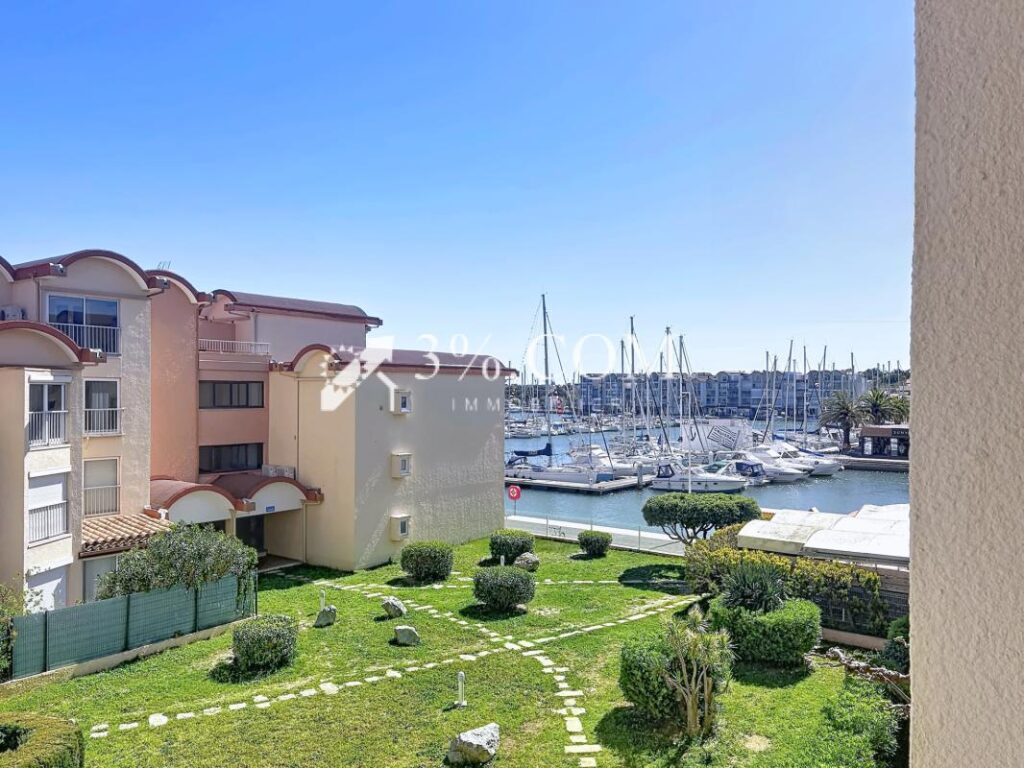 Appartement 2 pièces, balcon, vue port & place de parking, R – 2 pièces – 1 chambre – 24 m²