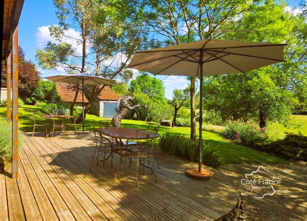 Domaine de prestige: 5 hectares avec maison rénovée, chambre – 12 pièces – 6 chambres – 394 m²