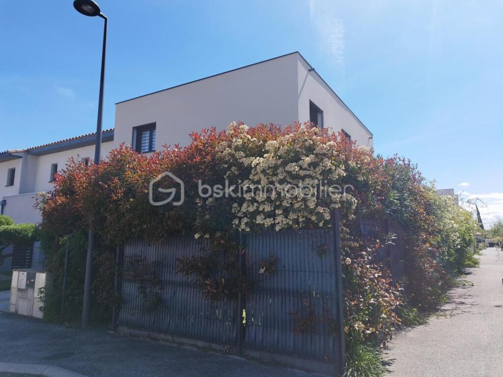 VILLA 3 FACES – 4 CHAMBRES – PISCINE – TOULOUGES – 5 pièces – 4 chambres – 119 m²