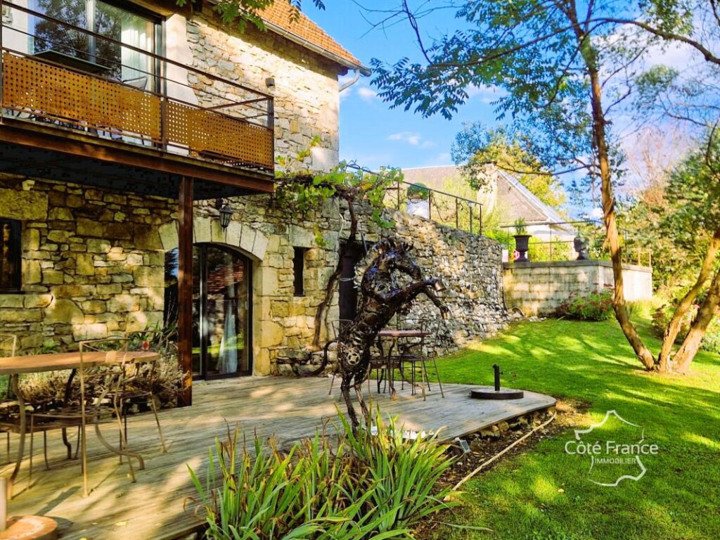 Domaine de prestige: 5 hectares avec maison rénovée, chambre – 12 pièces – 6 chambres – 394 m²