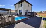 A VENDRE VILLA TROIS FACES DE 96M² SUR TERRAIN DE 394M A SAINT CYPRIEN – COTE VILLAGE – EN IMPASSE – TROIS CHAMBRES – DEUX PIECES D EAU – DEUX TOILETTES – BUANDERIE – PISCINE – TERRASSE – PROCHE DES ECOLES DES COMMERCES ET DES PLAGES – 5 pièces – 3 chambres – 96 m²