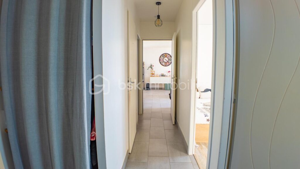 Maison traditionnelle récente avec vue idyllique benignoise – 4 pièces – 3 chambres – 98 m²