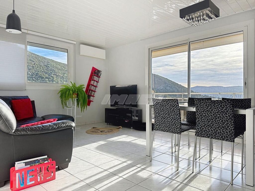 13010 Saint Tronc T4 de 78 m2 cave, balcon et possibilité de box – 4 pièces – 3 chambres – 78 m²