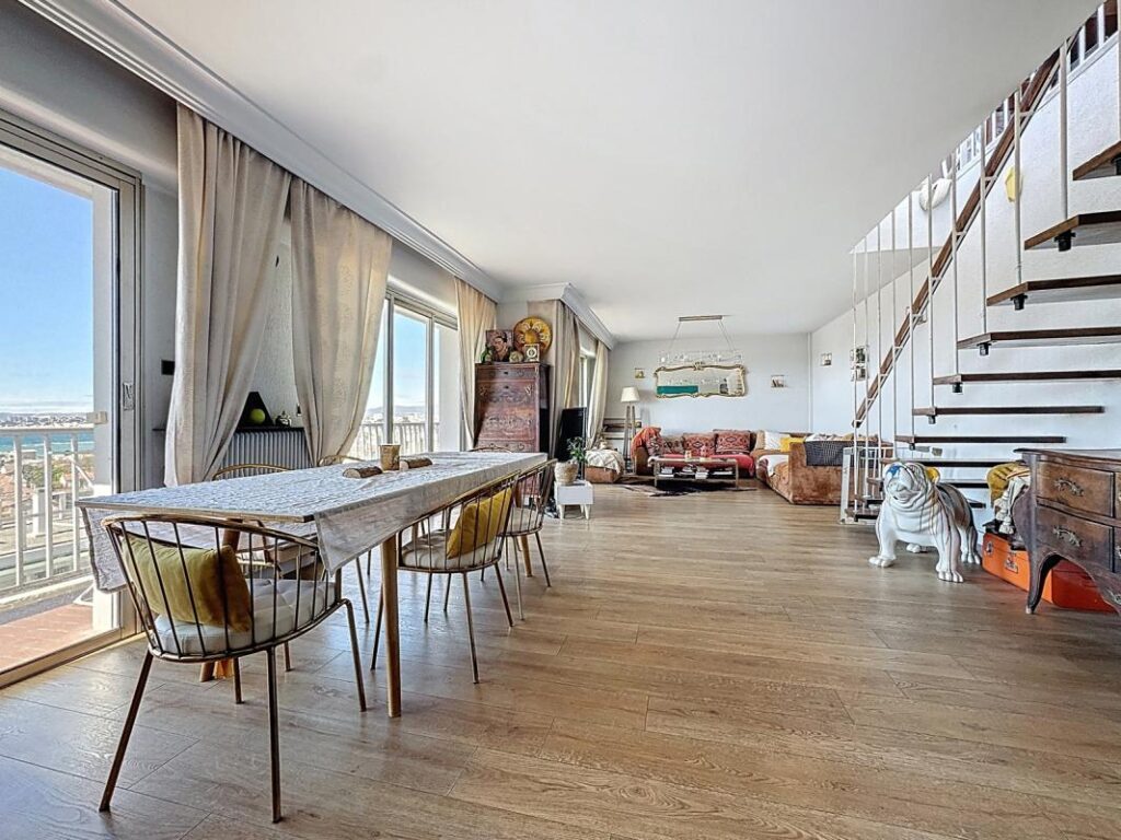 T4/5 Pointe Rouge VUE MER EXCEPTIONNELLE avec GrandeTerrasse – 6 pièces – 3 chambres – 155 m²