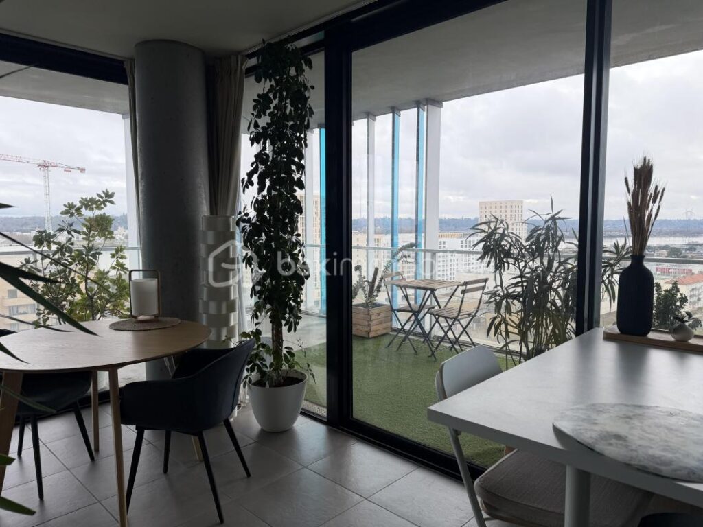 T3 de 68 m² avec TERRASSE de 45 m² et vue exceptionnelle – Bordeaux Euratlantique – 3 pièces – 2 chambres – 68 m²