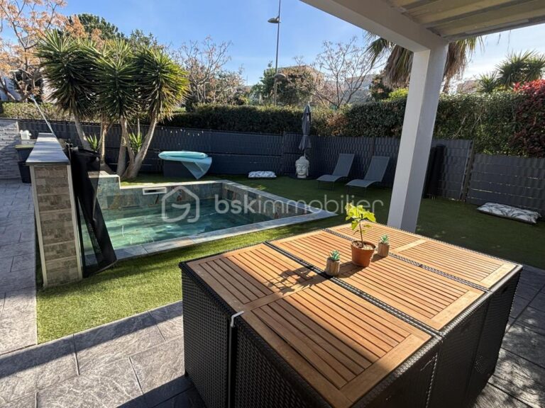 CAPISCOL – VILLA CONTEMPORAINE – 3 CHAMBRES – PISCINE – 4 pièces – 3 chambres – 130 m²