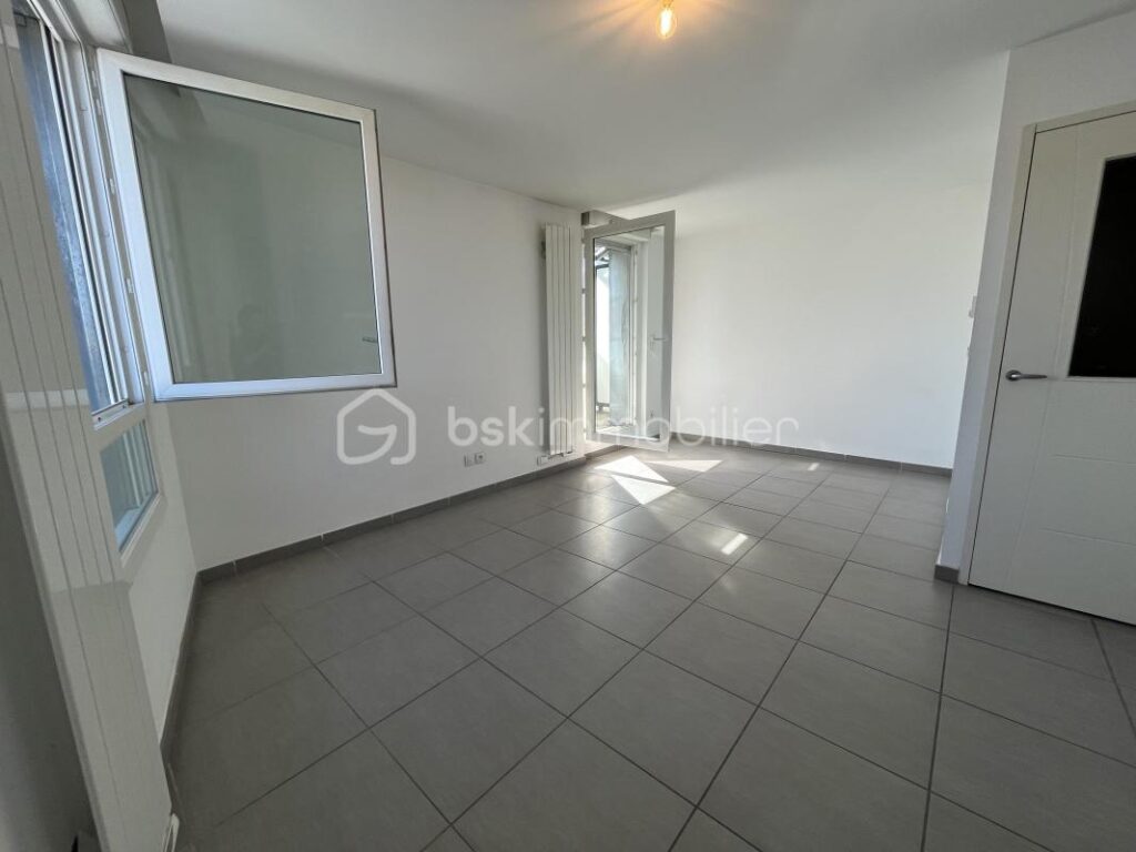 EXCLUSIVITÉ : Vivez au Sommet – T2 bis avec Balcon Panoramique de 25 m² – 3 pièces – 2 chambres – 51 m²