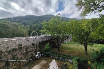 🏡 Maison de village 120 m² – Atypique & pleine de charme – Jardin intimiste 🌿 – 6 pièces – 3 chambres – 120 m²