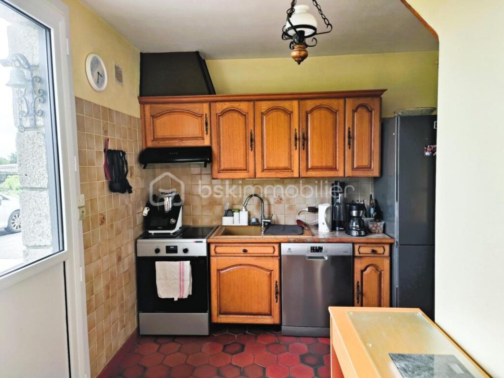 Maison néo-bretonne avec vue mer à Kerlouan – 5 pièces – 3 chambres – 117 m²