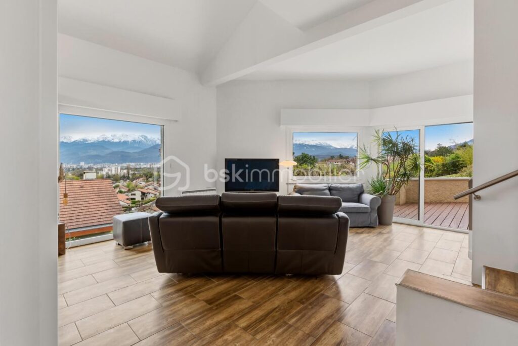 Maison d’architecte de 180m2 – 8 pièces – 7 chambres – 180 m²