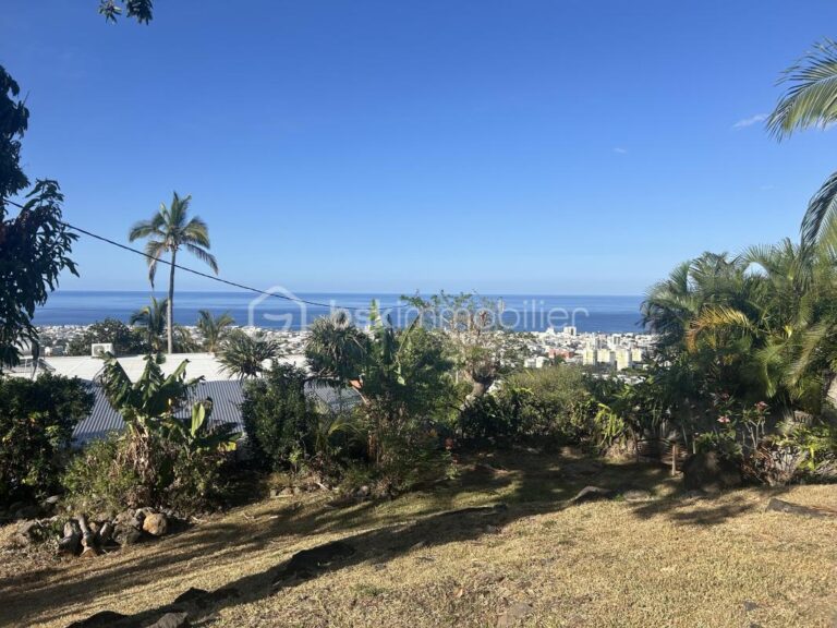 Maison de plain-pied de 181 m² sur un terrain de 1058 m² à Bellepierre – 5 pièces – 4 chambres – 136 m²