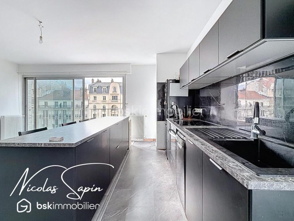 T3 sur Grenoble aux portes du centre-ville avec vue dégagée – 3 pièces – 1 chambre – 66 m²