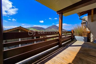 Saint-Martin-d’Uriage – Duplex inversé avec terrasse plein sud et vue montagne exceptionnelle – 3 pièces – 2 chambres – 58 m²