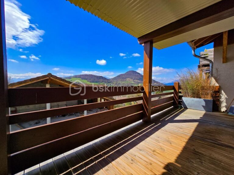 Saint-Martin-d’Uriage – Duplex inversé avec terrasse plein sud et vue montagne exceptionnelle – 3 pièces – 2 chambres – 58 m²