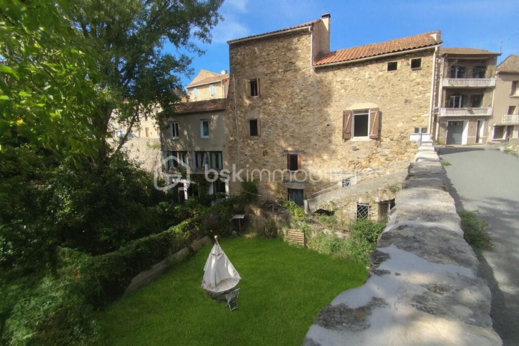 🏡 Maison de village 120 m² – Atypique & pleine de charme – Jardin intimiste 🌿 – 5 pièces – 3 chambres – 120 m²