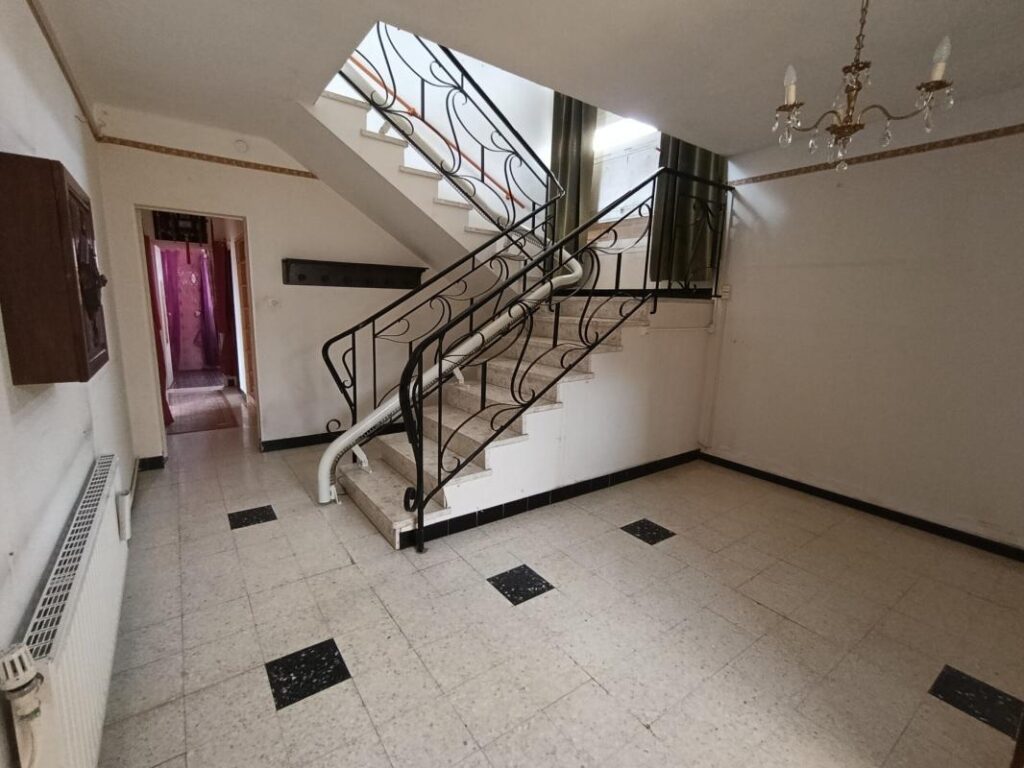 PROCHE TOUTES COMMODITES, BEL ENVIRONNEMENT – 5 pièces – 4 chambres – 186 m²