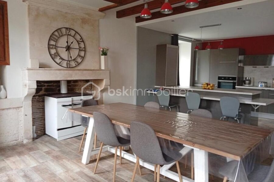 Maison à vendre à Aigre