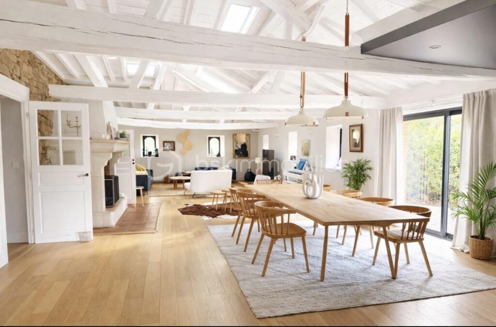 🏡 Longère d’exception – Propriété de prestige à Cholet – 397 m² – Parc d’1 hectare – 12 pièces – 5 chambres – 398 m²