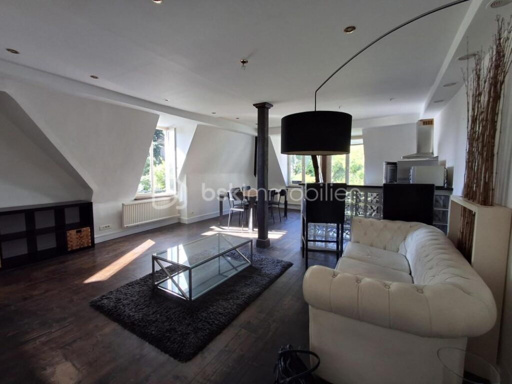 ***APPARTEMENT TYPE LOFT 2 CHAMBRES & CAVE PRES DU CENTRE VILLE DE DIEPPE*** – 3 pièces – 2 chambres – 66 m²