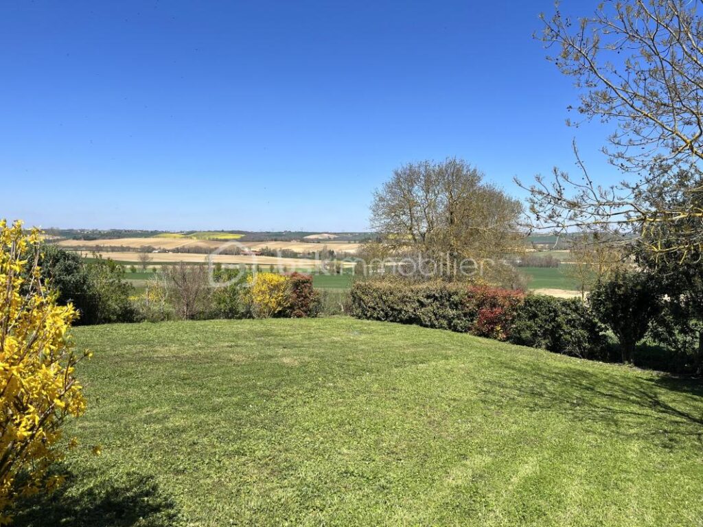 Maison 6 pièces – 215m2 – 6 pièces – 4 chambres – 215 m²