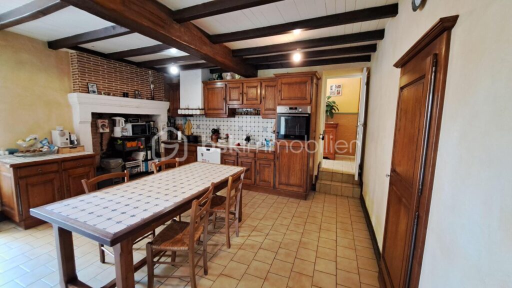 Corps de ferme – 4 pièces – 3 chambres – 136 m²