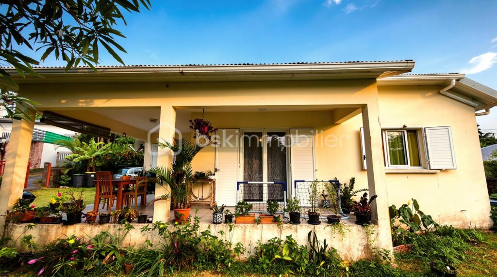 Vente Maison F4 de 81 m² sur Saint-Joseph – 4 pièces – 3 chambres – 81 m²