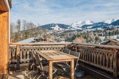 MEGEVE- CHALET FAMILIAL AU COEUR D&rsquo;UN HAMEAU HISTORIQUE – 12 pièces – 7 chambres – 243 m²