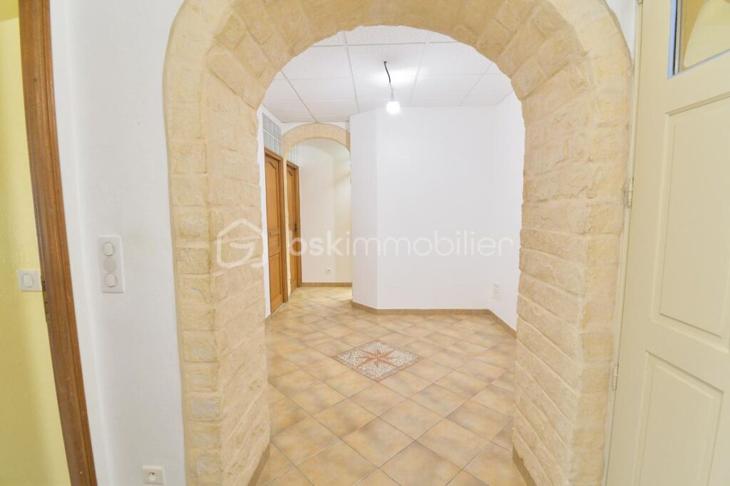 TRES BEL APPARTEMENT d&rsquo;environ 90 m2 très bien entretenu ! – 5 pièces – 4 chambres – 90 m²