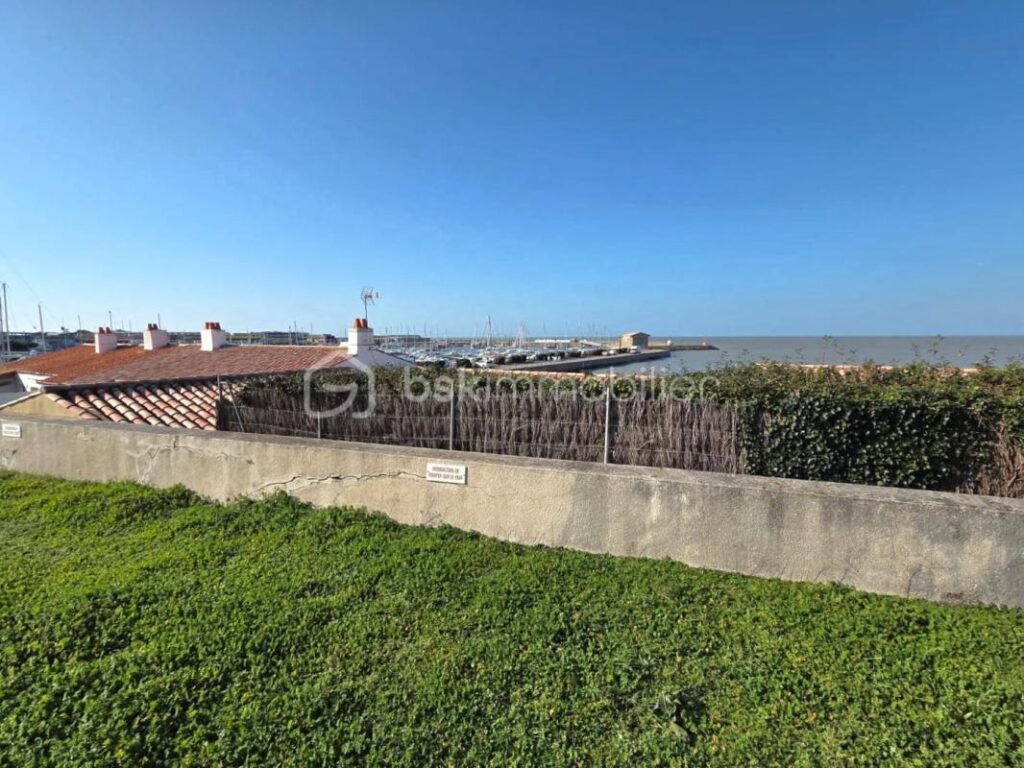 Studio 25m² face à la mer OUEST terrasse 12m² parking – 1 pièce – NR chambres – 25 m²