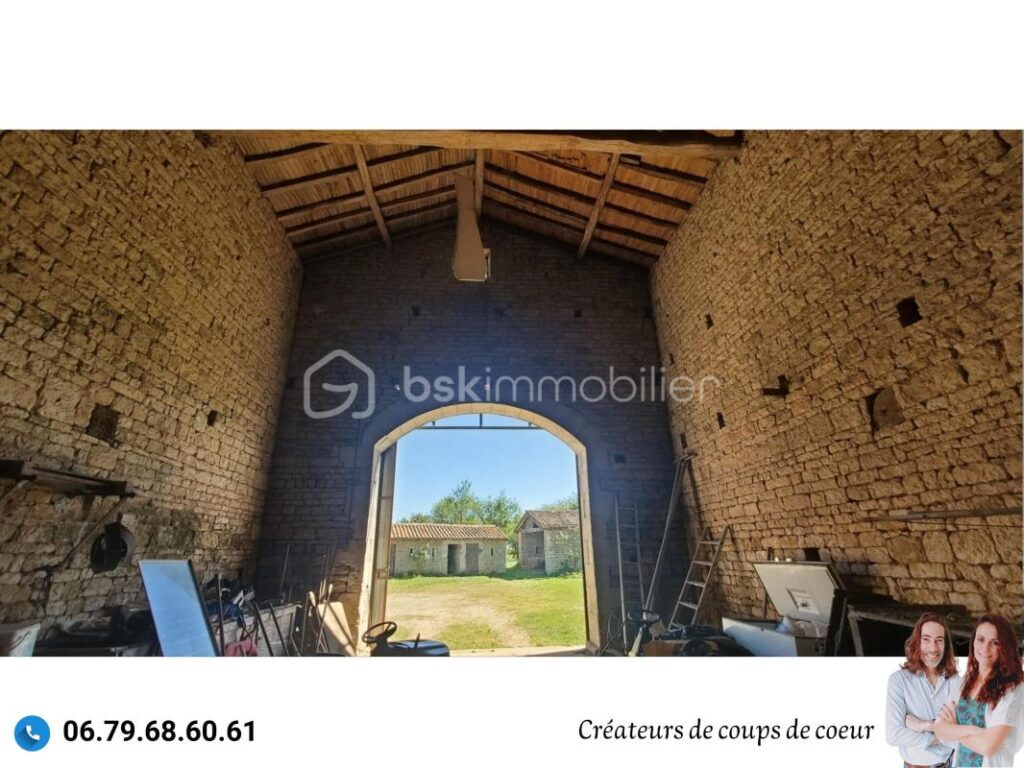 Ancien corps de ferme à rénover – 5 pièces – 4 chambres – 173 m²