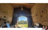 Ancien corps de ferme à rénover – 5 pièces – 4 chambres – 173 m²