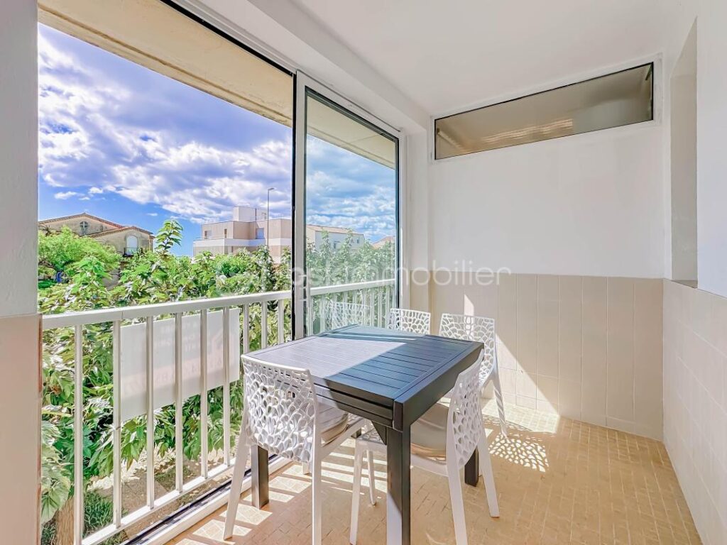 *** Appartement T3 rénové avec parking Vue MER à PALAVAS *** – 3 pièces – 2 chambres – 60 m²