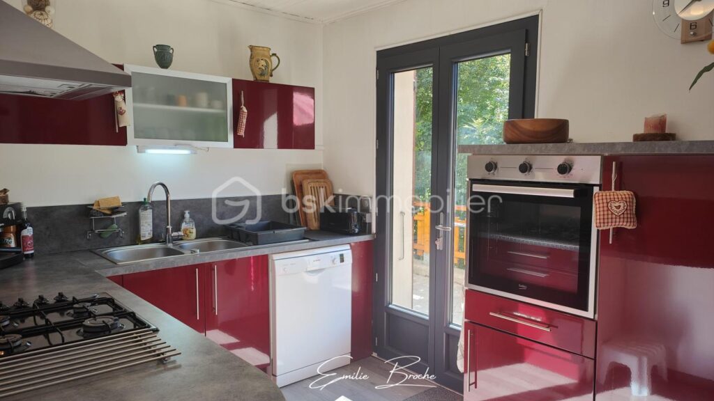 CHALET 4 CHAMBRES – A 15 MINUTES DES PISTES DE SKI – EN PLEINE NATURE – 6 pièces – 4 chambres – 88 m²