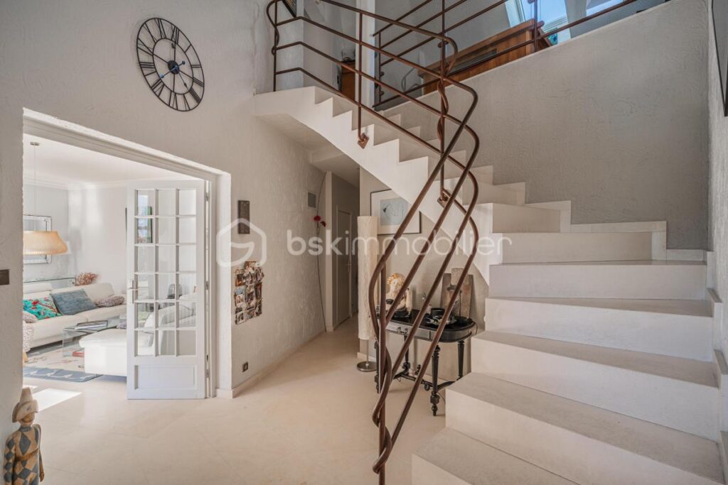 ***EXCLUSIVITÉ À BERNIN : LA VILLA FAMILIALE 7 PIECES PAR EXCELLENCE – ÉLÉGANCE & PANORAMA – 7 pièces – 4 chambres – 213 m²