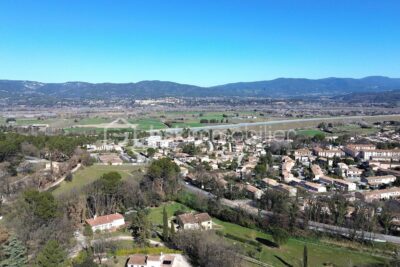 Achat terrain constructible de 350 m2 , avec une belle vue sur le Luberon , hors lotissement – NR pièces – NR chambres – 350 m²