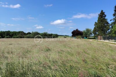 TERRAIN CONSTRUCTIBLE PROCHE MONNAIE – NR pièces – NR chambres – 1349 m²