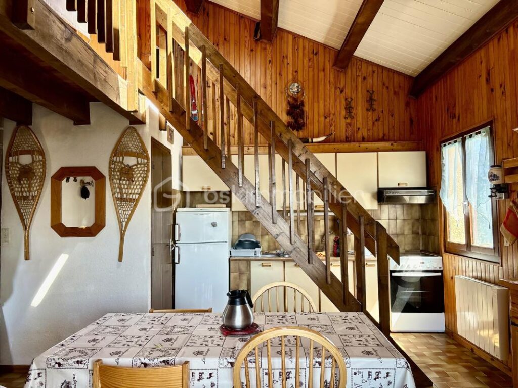 Rare sur le secteur : chalet à Bolquère (66) avec deux appartements indépendants à un prix très attractif – 5 pièces – 3 chambres – 90 m²