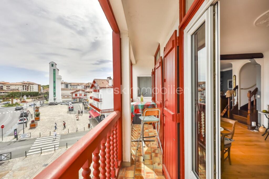 Duplex d’exception avec vue imprenable sur le port de Ciboure – 4 pièces – 2 chambres – 134 m²