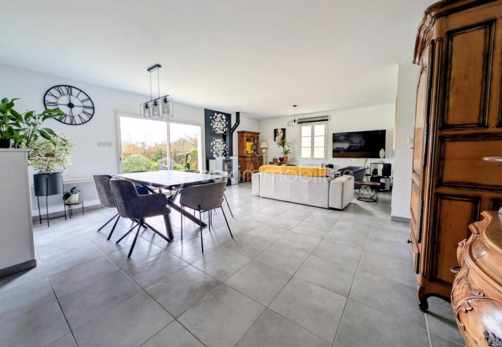 Maison 3 chambres – Jardin arboré 450m2– Garage – Aucun travaux – Soubise – 4 pièces – 3 chambres – 97 m²