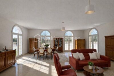 PROPRIÉTÉ 483m2 – 12 pièces – 8 chambres – 483 m²