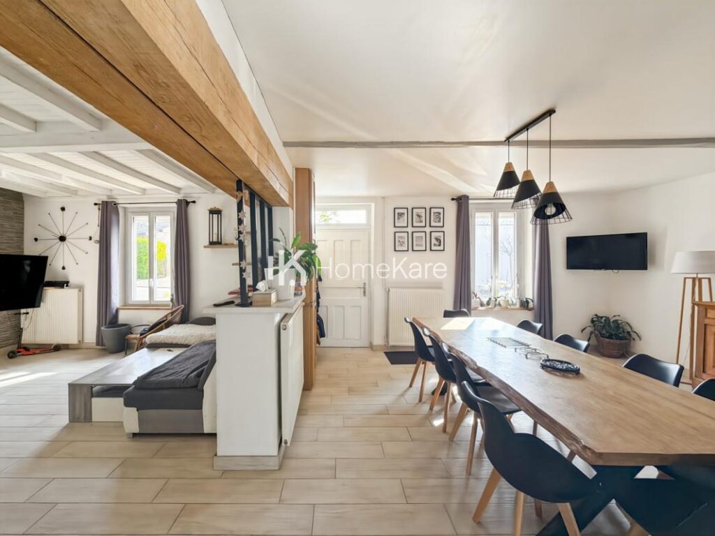 MAISON AVEC PISCINE ET VUE – 6 pièces – 5 chambres – 165 m²