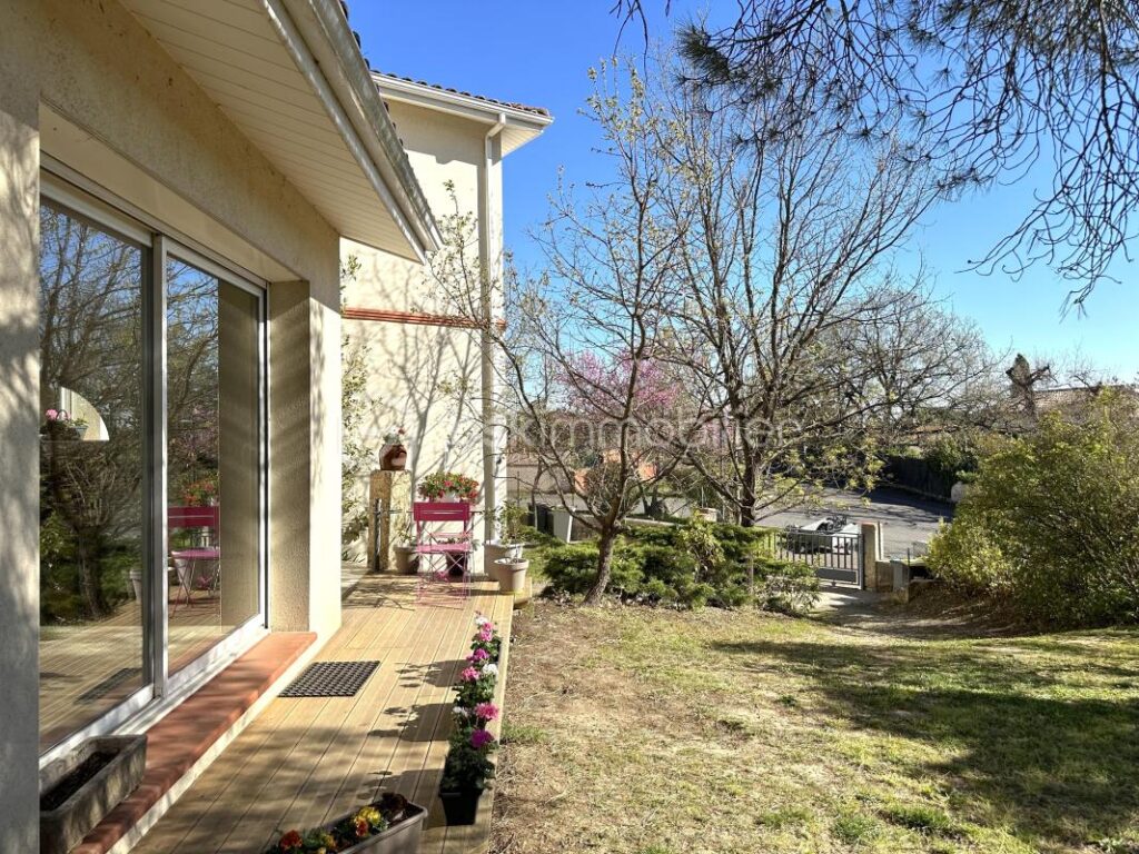 VILLA 7 PIÈCES – 200M2 – 7 pièces – 5 chambres – 200 m²