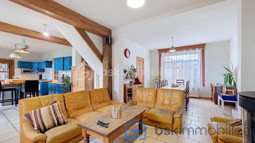 Maison semi-individuelle 4 chambres et parking spacieux – 6 pièces – 4 chambres – 162 m²