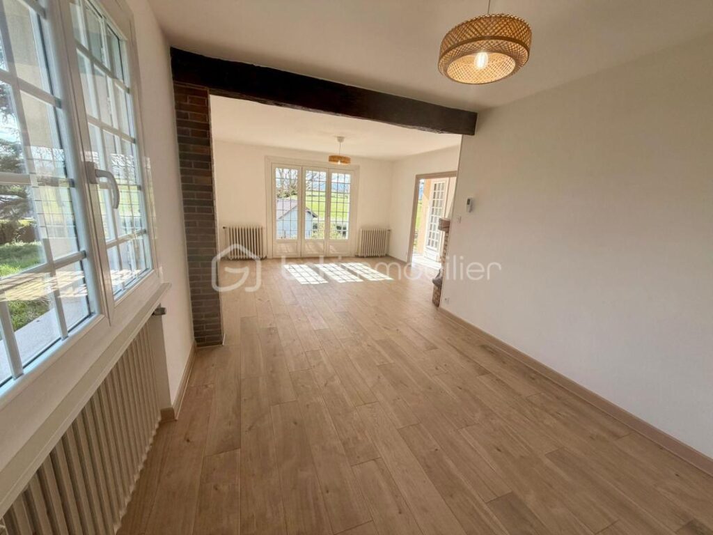 Maison 3 chambres – Vue dégagée sur la Côte Roannaise – Garage – Villerest (42) – 4 pièces – 3 chambres – 83 m²