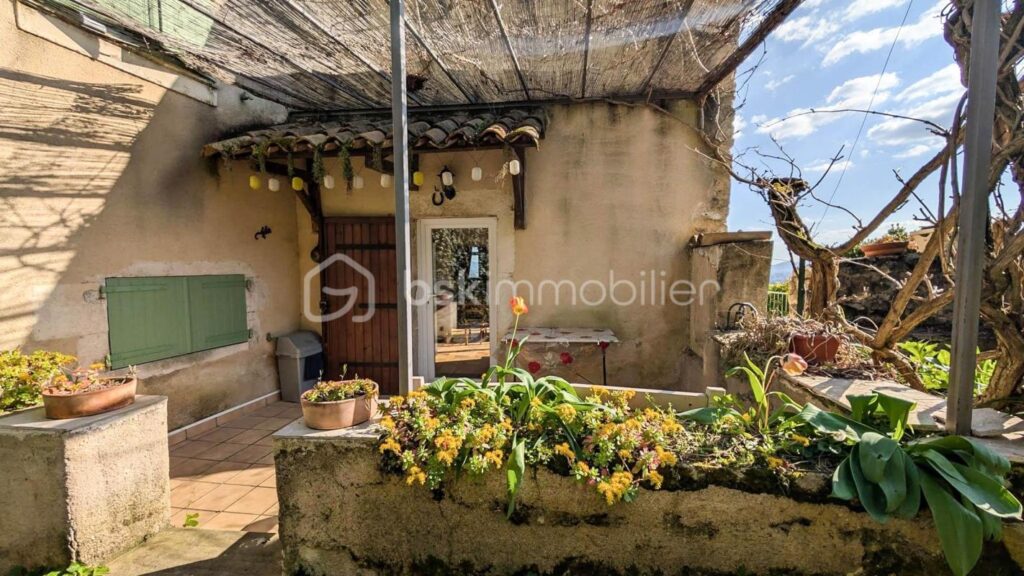 EXCLUSIVITÉ – Maison en pierre avec vue panoramique – Savasse (Drôme provençale) – 7 pièces – 3 chambres – 130 m²
