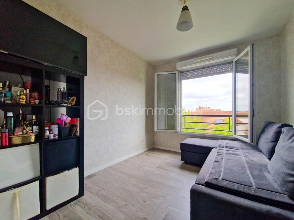 Appartement moderne et lumineux à vendre avec balcon et terrasses dans un quartier prisé – 4 pièces – 3 chambres – 75 m²