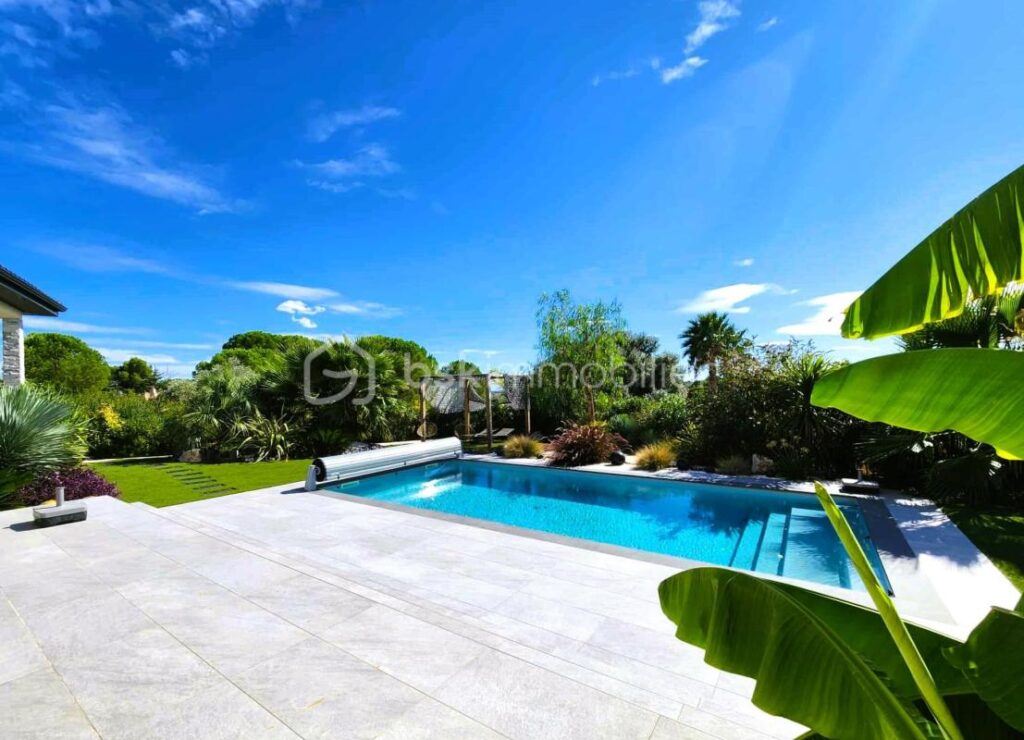 Splendide villa avec vue dominante – 5 pièces – 4 chambres – 171 m²