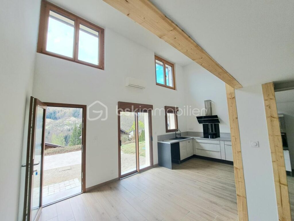 Maison d&rsquo;habitation rénovée 2026 avec vue dégagée en plein sud – 5 pièces – 3 chambres – 116 m²