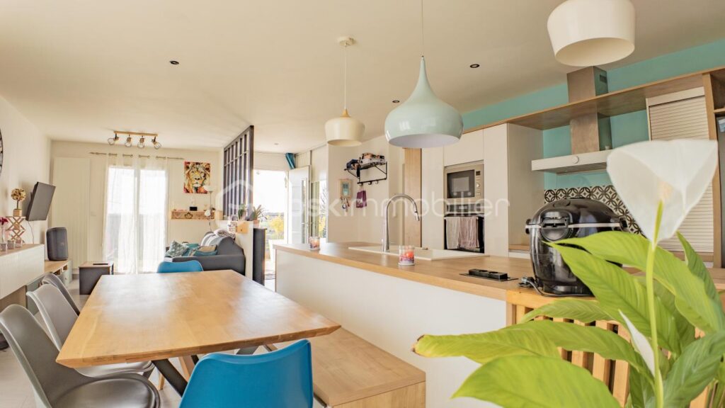 Maison traditionnelle récente avec vue idyllique benignoise – 4 pièces – 3 chambres – 98 m²