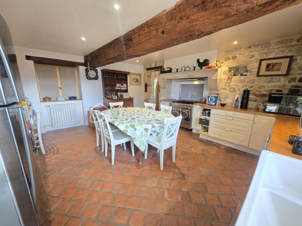 Magnifique Corps de Ferme de 188 m² à Chaulgnes – 5 pièces – 4 chambres – 188 m²